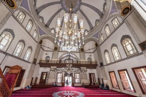 EMİRSULTAN CAMİİ İÇ MEKAN