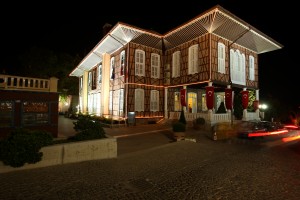 TARIHI BELEDIYE BINASI